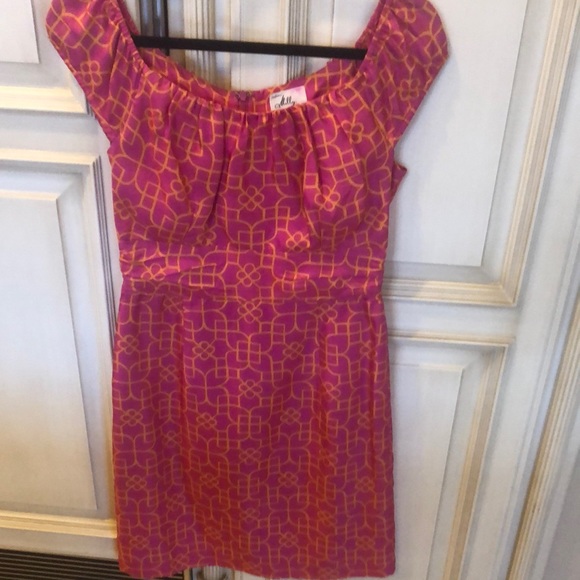 Beautiful knee length dress - Picture 1 of 4